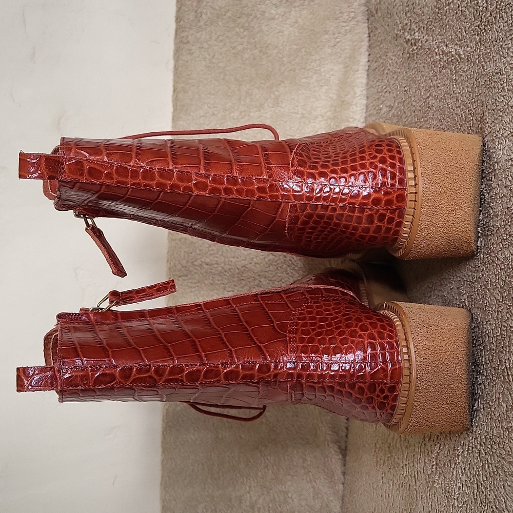 Vince Camuto Rust Combat Boots EUC WO's 8.5 - Picture 4 of 8